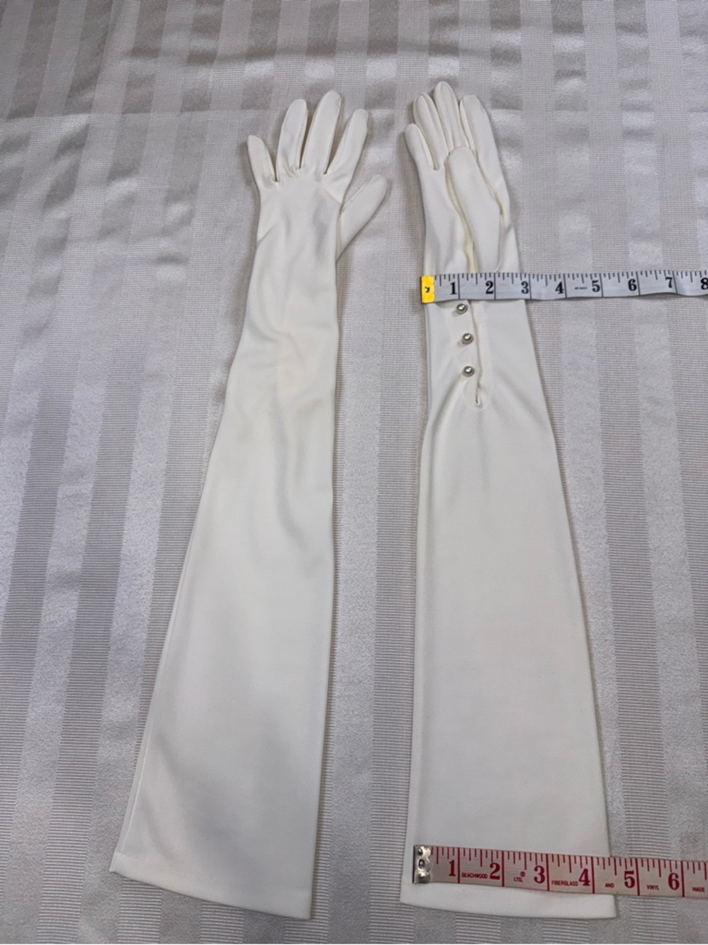 Vintage 23" White Opera Gala Wedding Prom Theater Nylon Gloves Pearl Buttons - Picture 5 of 8
